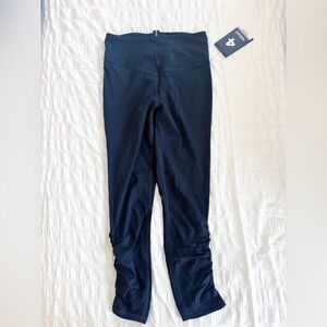 NWT fourlaps Black Contour Leggings Scrunch Ankle Black Size Small New